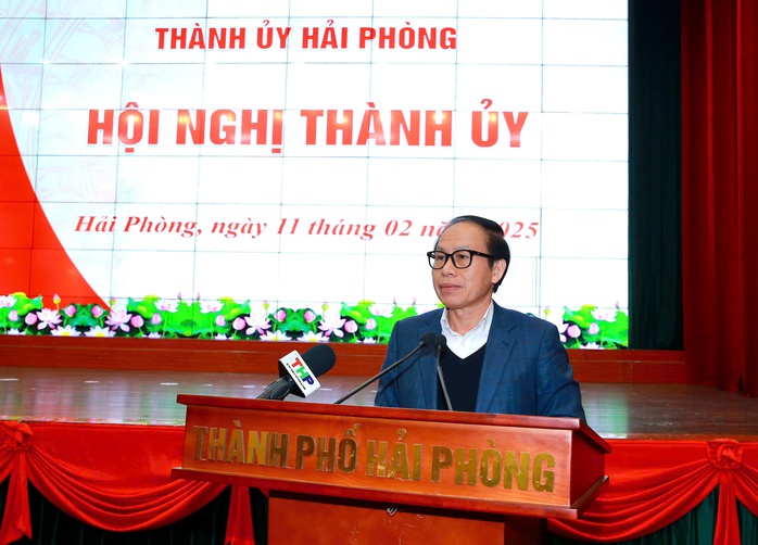 Hai Ủy viên Thường vụ Thành ủy và 1 Phó Chủ tịch UBND TP xin nghỉ hưu trước tuổi- Ảnh 2. Hai Ủy viên Thường vụ Thành ủy và 1 Phó Chủ tịch UBND TP xin nghỉ hưu trước tuổi- Ảnh 2.