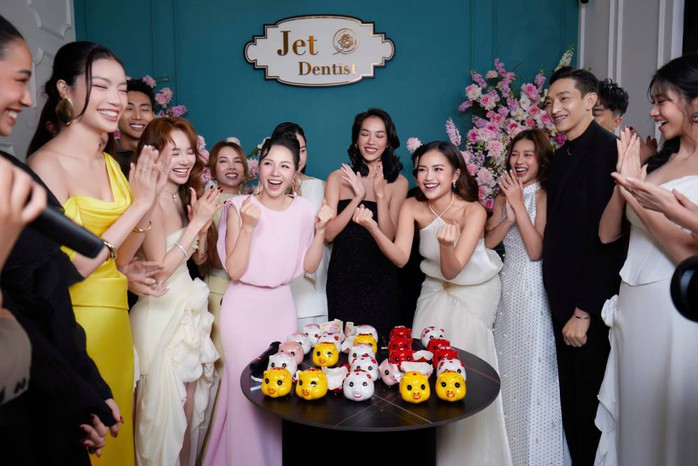Hội sao Việt và bí quyết nhan sắc- Ảnh 2. Hội sao Việt và bí quyết nhan sắc- Ảnh 2.