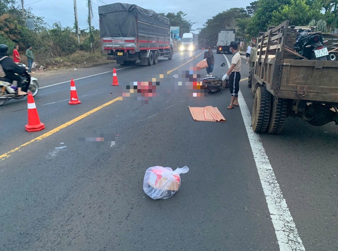 Tai nạn giao thông trên đường Hồ Chí Minh, 2 người tử vong- Ảnh 1. Tai nạn giao thông trên đường Hồ Chí Minh, 2 người tử vong- Ảnh 1.