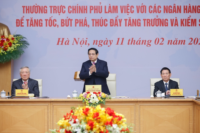 Thủ tướng chủ trì làm việc với ngân hàng: Tiến tới xóa bỏ phân bổ chỉ tiêu tăng trưởng tín dụng- Ảnh 1. Thủ tướng chủ trì làm việc với ngân hàng: Tiến tới xóa bỏ phân bổ chỉ tiêu tăng trưởng tín dụng- Ảnh 1.