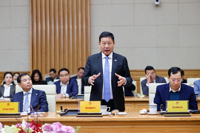 Vì sao ông Trương Gia Bình đề xuất "bình dân hóa trí tuệ nhân tạo"?- Ảnh 1. Vì sao ông Trương Gia Bình đề xuất "bình dân hóa trí tuệ nhân tạo"?- Ảnh 1.