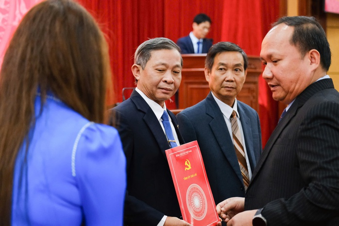 Trưởng Ban Tuyên giáo Tỉnh ủy Gia Lai nghỉ hưu trước 3 năm- Ảnh 1. Trưởng Ban Tuyên giáo Tỉnh ủy Gia Lai nghỉ hưu trước 3 năm- Ảnh 1.