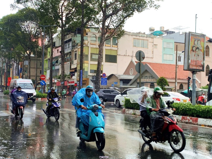 Thời tiết TP HCM hôm nay, 13-2: Sáng sớm mưa dông, ban ngày chỉ số UV rất cao- Ảnh 1. Thời tiết TP HCM hôm nay, 13-2: Sáng sớm mưa dông, ban ngày chỉ số UV rất cao- Ảnh 1.
