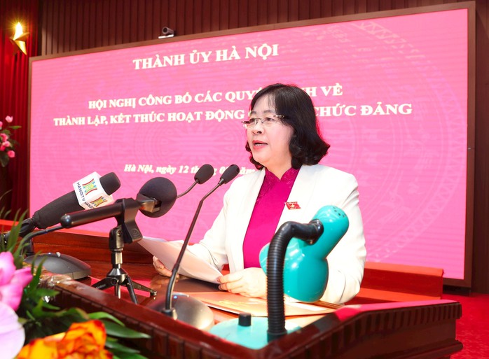 Hà Nội công bố các quyết định về công tác cán bộ và các tổ chức Đảng mới- Ảnh 2. Hà Nội công bố các quyết định về công tác cán bộ và các tổ chức Đảng mới- Ảnh 2.
