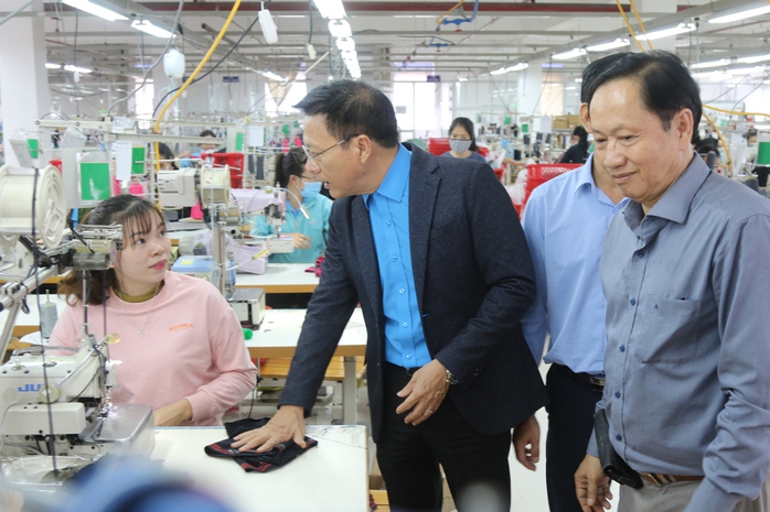Lãnh đạo LĐLĐ Khánh Hoà thăm động viên doanh nghiệp, người lao động đầu năm mới
- Ảnh 3. Lãnh đạo LĐLĐ Khánh Hoà thăm động viên doanh nghiệp, người lao động đầu năm mới
- Ảnh 3.
