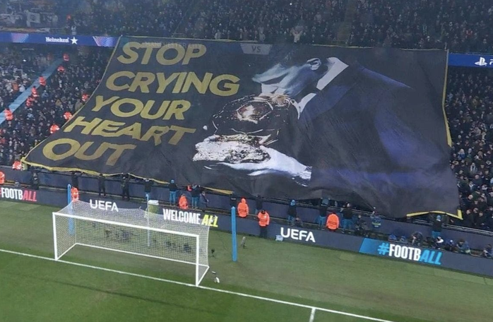 Fan chế giễu Vinicius để rồi Man City nhận cái kết đắng trước Real Madrid- Ảnh 1. Fan chế giễu Vinicius để rồi Man City nhận cái kết đắng trước Real Madrid- Ảnh 1.