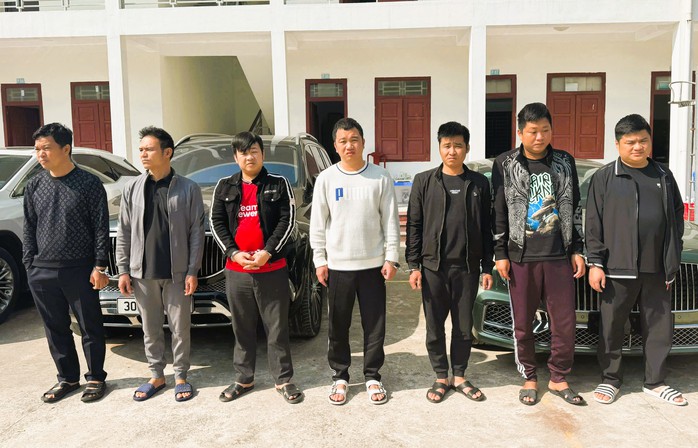 Thu giữ nhiều ô tô "siêu sang" trong đường dây lừa đảo khắp cả nước- Ảnh 1. Thu giữ nhiều ô tô "siêu sang" trong đường dây lừa đảo khắp cả nước- Ảnh 1.