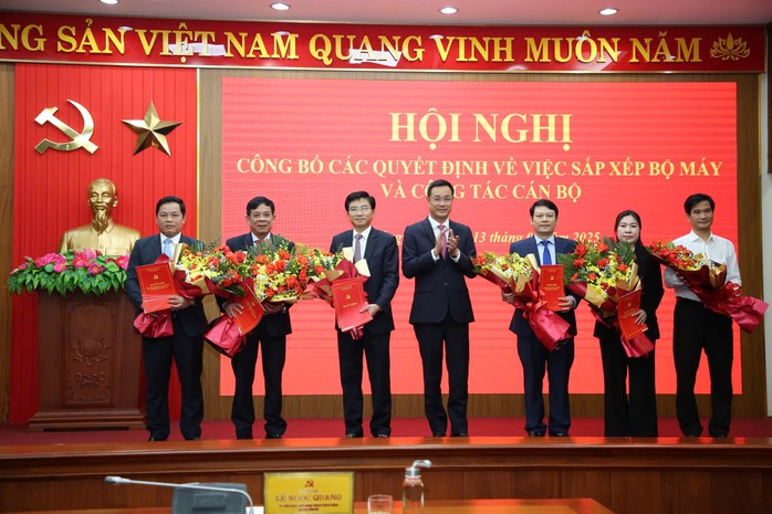 Quảng Bình: Kiện toàn bộ máy, điều động bổ nhiệm nhiều nhân sự chủ chốt- Ảnh 3. Quảng Bình: Kiện toàn bộ máy, điều động bổ nhiệm nhiều nhân sự chủ chốt- Ảnh 3.