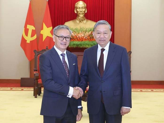 Tổng Bí thư Tô Lâm tiếp Bộ trưởng Ngoại giao Lào Thongsavanh Phomvihane. Ảnh: TTXVN Tổng Bí thư Tô Lâm tiếp Bộ trưởng Ngoại giao Lào Thongsavanh Phomvihane. Ảnh: TTXVN