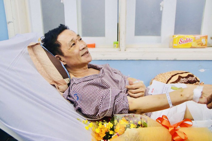 Chương trình "Mai Vàng tri ân" thăm và trao tặng quà cho NSND Hà Thế Dũng- Ảnh 3. Chương trình "Mai Vàng tri ân" thăm và trao tặng quà cho NSND Hà Thế Dũng- Ảnh 3.
