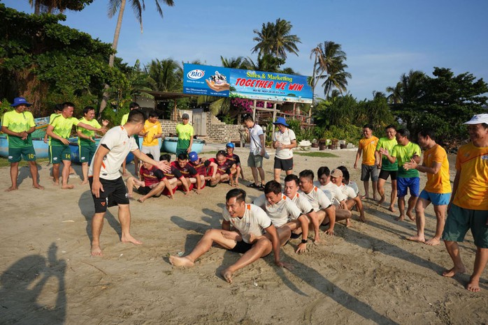 Công ty Liên doanh Bio - Pharmachemie tổ chức teambuilding cho người lao động. Ảnh: HỒNG ĐÀO Công ty Liên doanh Bio - Pharmachemie tổ chức teambuilding cho người lao động. Ảnh: HỒNG ĐÀO