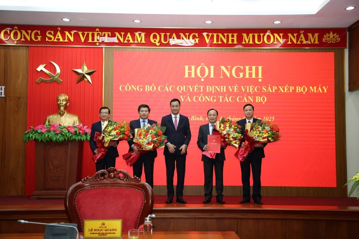 Quảng Bình: Kiện toàn bộ máy, điều động bổ nhiệm nhiều nhân sự chủ chốt- Ảnh 1. Quảng Bình: Kiện toàn bộ máy, điều động bổ nhiệm nhiều nhân sự chủ chốt- Ảnh 1.