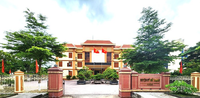 Thêm một Ủy viên Thường vụ huyện cùng 14 cán bộ đệ đơn xin nghỉ hưu sớm ở Quảng Bình- Ảnh 1. Thêm một Ủy viên Thường vụ huyện cùng 14 cán bộ đệ đơn xin nghỉ hưu sớm ở Quảng Bình- Ảnh 1.