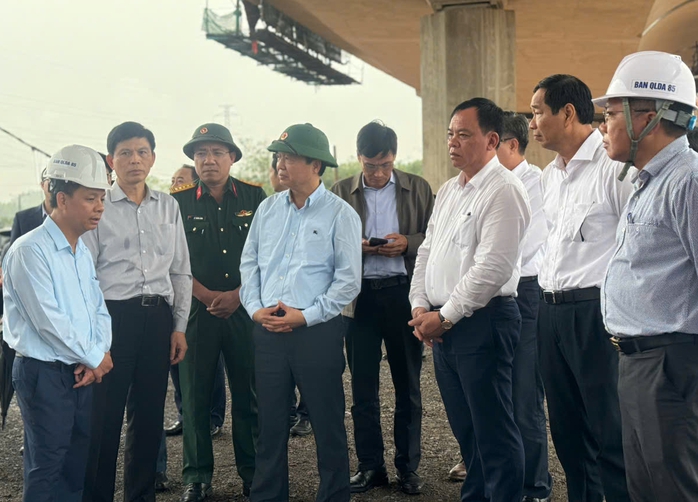 Phó Thủ tướng Trần Hồng Hà thị sát dự án cao tốc Biên Hòa - Vũng Tàu- Ảnh 1. Phó Thủ tướng Trần Hồng Hà thị sát dự án cao tốc Biên Hòa - Vũng Tàu- Ảnh 1.