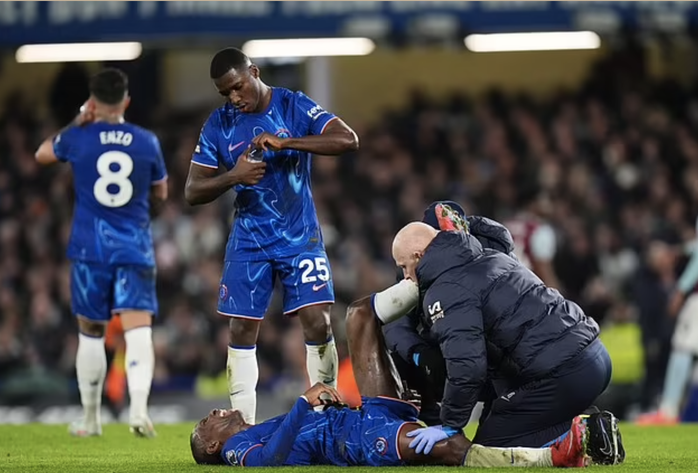 Bóng đá London gặp hạn: Kai Havertz nghỉ hết mùa, Chelsea chỉ còn 1 tiền đạo- Ảnh 5. Bóng đá London gặp hạn: Kai Havertz nghỉ hết mùa, Chelsea chỉ còn 1 tiền đạo- Ảnh 5.