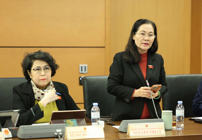 Đại biểu Nguyễn Thị Lệ - Phó Bí thư Thành ủy, Chủ tịch HĐND TP HCM - cho biết tuyến Metro số 1 (Bến Thành - Suối Tiên) đã nhanh chóng phát huy hiệu quả nhưng sự mong mỏi của người dân TP HCM chưa dừng lại ở tuyến metro này. Ảnh: VĂN DUẨN Đại biểu Nguyễn Thị Lệ - Phó Bí thư Thành ủy, Chủ tịch HĐND TP HCM - cho biết tuyến Metro số 1 (Bến Thành - Suối Tiên) đã nhanh chóng phát huy hiệu quả nhưng sự mong mỏi của người dân TP HCM chưa dừng lại ở tuyến metro này. Ảnh: VĂN DUẨN