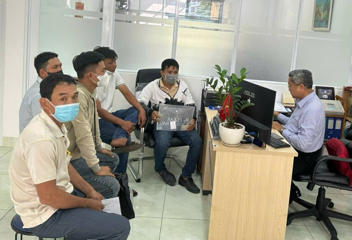 Giảm lao động phải thấu tình, đạt lý- Ảnh 1. Giảm lao động phải thấu tình, đạt lý- Ảnh 1.