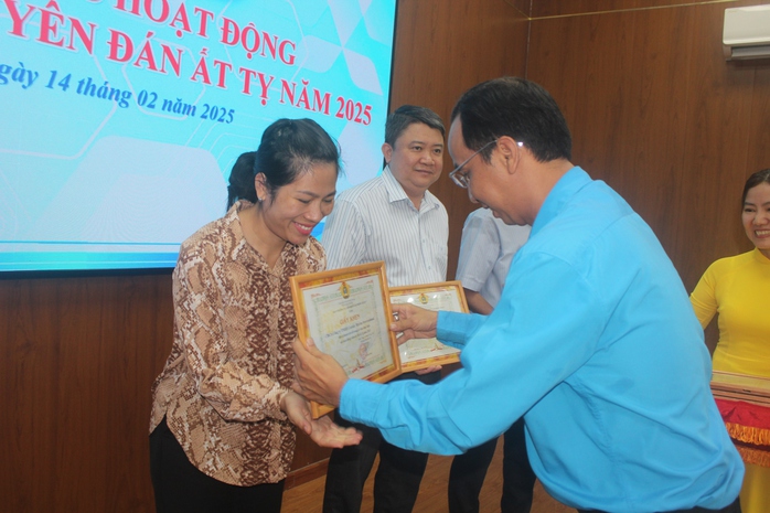 Phong phú các hoat động chăm lo Tết cho đoàn viên - lao động- Ảnh 3. Phong phú các hoat động chăm lo Tết cho đoàn viên - lao động- Ảnh 3.