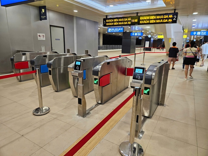 TP HCM: Người dân đã có thể dùng thẻ ATM để đi metro số 1- Ảnh 1.