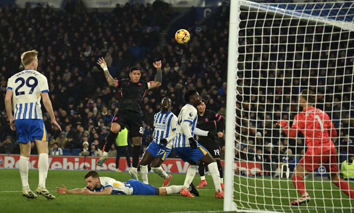 Chelsea thua thảm Brighton, nguy cơ văng khỏi top 4 Ngoại hạng Anh - Ảnh 4. Chelsea thua thảm Brighton, nguy cơ văng khỏi top 4 Ngoại hạng Anh - Ảnh 4.