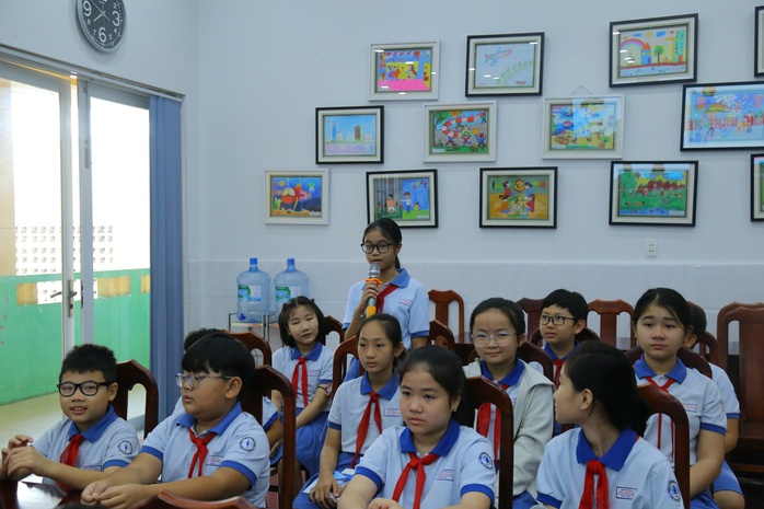 Ở ngôi trường học sinh được đề xuất thực đơn bữa trưa, tự thiết kế bìa vở- Ảnh 2. Ở ngôi trường học sinh được đề xuất thực đơn bữa trưa, tự thiết kế bìa vở- Ảnh 2.