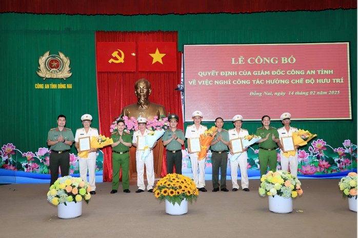 13 lãnh đạo cấp phòng, cấp huyện Công an tỉnh Đồng Nai nghỉ hưu trước tuổi- Ảnh 1. 13 lãnh đạo cấp phòng, cấp huyện Công an tỉnh Đồng Nai nghỉ hưu trước tuổi- Ảnh 1.