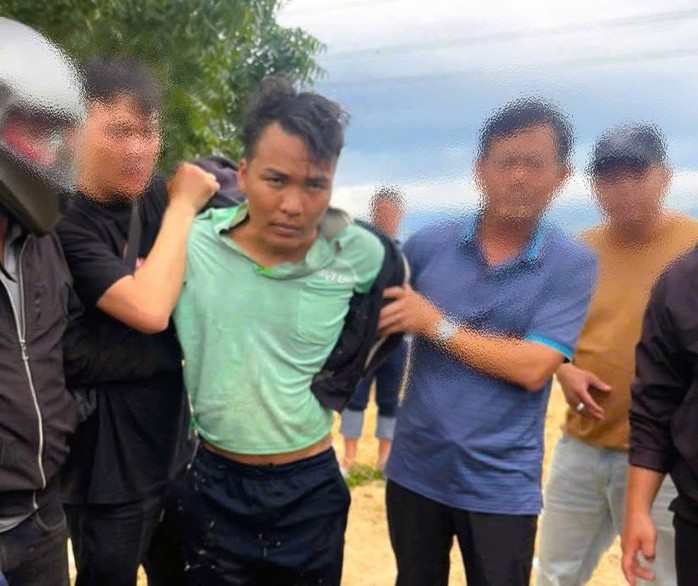 Bắt đối tượng đục tường nhà tắm để trốn khỏi nơi giam giữ- Ảnh 1. Bắt đối tượng đục tường nhà tắm để trốn khỏi nơi giam giữ- Ảnh 1.