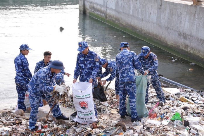 Cảnh sát biển vì một “đảo ngọc” Phú Quốc ngày càng xanh- Ảnh 4. Cảnh sát biển vì một “đảo ngọc” Phú Quốc ngày càng xanh- Ảnh 4.