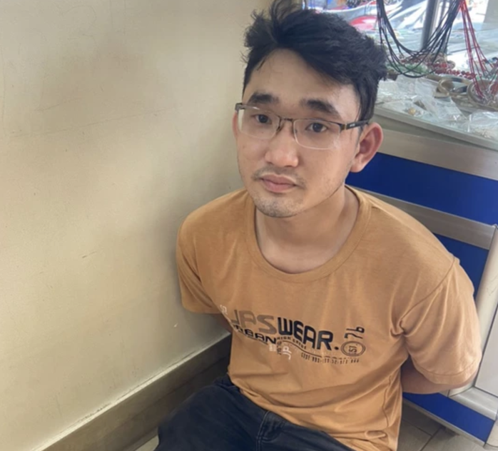 Liên tiếp bị cướp, khuyến cáo của công an mà chủ tiệm vàng cần biết- Ảnh 2. Liên tiếp bị cướp, khuyến cáo của công an mà chủ tiệm vàng cần biết- Ảnh 2.