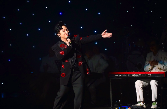 Hương Tràm "bật mí" về mẫu đàn ông khi song ca với Tùng Dương- Ảnh 4. Hương Tràm "bật mí" về mẫu đàn ông khi song ca với Tùng Dương- Ảnh 4.
