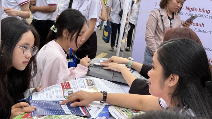 Bỏ hẳn phương thức xét tuyển đại học sớm- Ảnh 1. Bỏ hẳn phương thức xét tuyển đại học sớm- Ảnh 1.