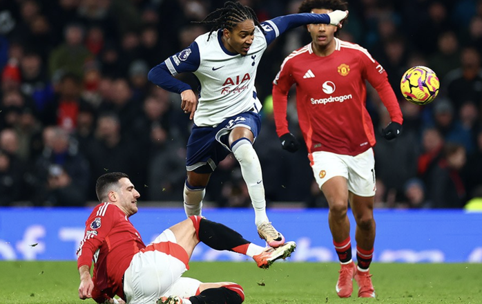 Gục ngã trước Tottenham, Man United trượt dài bảng xếp hạng- Ảnh 4. Gục ngã trước Tottenham, Man United trượt dài bảng xếp hạng- Ảnh 4.