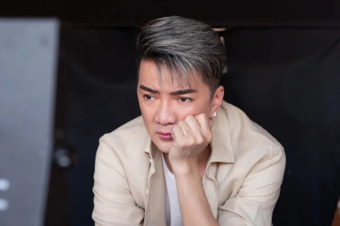 Ca sĩ Đàm Vĩnh Hưng lên tiếng về thông tin "lừa tiền fan" bằng thẻ fan VIP- Ảnh 1. Ca sĩ Đàm Vĩnh Hưng lên tiếng về thông tin "lừa tiền fan" bằng thẻ fan VIP- Ảnh 1.
