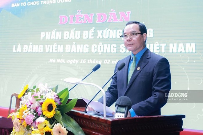 Phấn đấu để xứng đáng là đảng viên Đảng Cộng sản Việt Nam- Ảnh 7. Phấn đấu để xứng đáng là đảng viên Đảng Cộng sản Việt Nam- Ảnh 7.