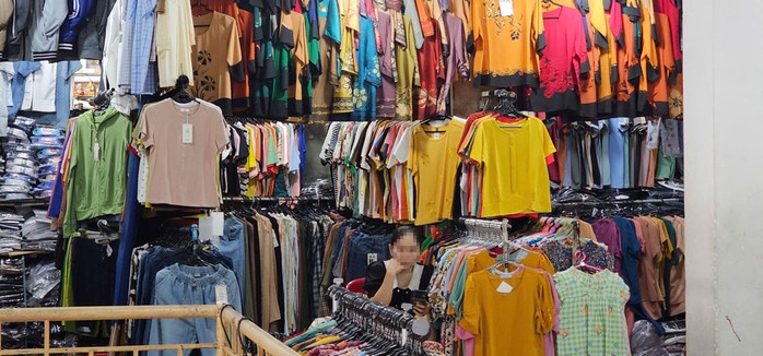 Tình trạng chung tại các chợ truyền thống ở Bình Dương là rất vắng khách Tình trạng chung tại các chợ truyền thống ở Bình Dương là rất vắng khách
