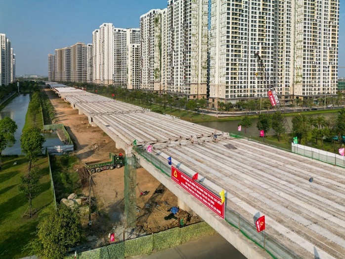 Được đánh giá là dự án kiểu mẫu, đường Vành đai 3 TP HCM đang dần rõ hình hài. Ảnh: HOÀNG TRIỀU Được đánh giá là dự án kiểu mẫu, đường Vành đai 3 TP HCM đang dần rõ hình hài. Ảnh: HOÀNG TRIỀU