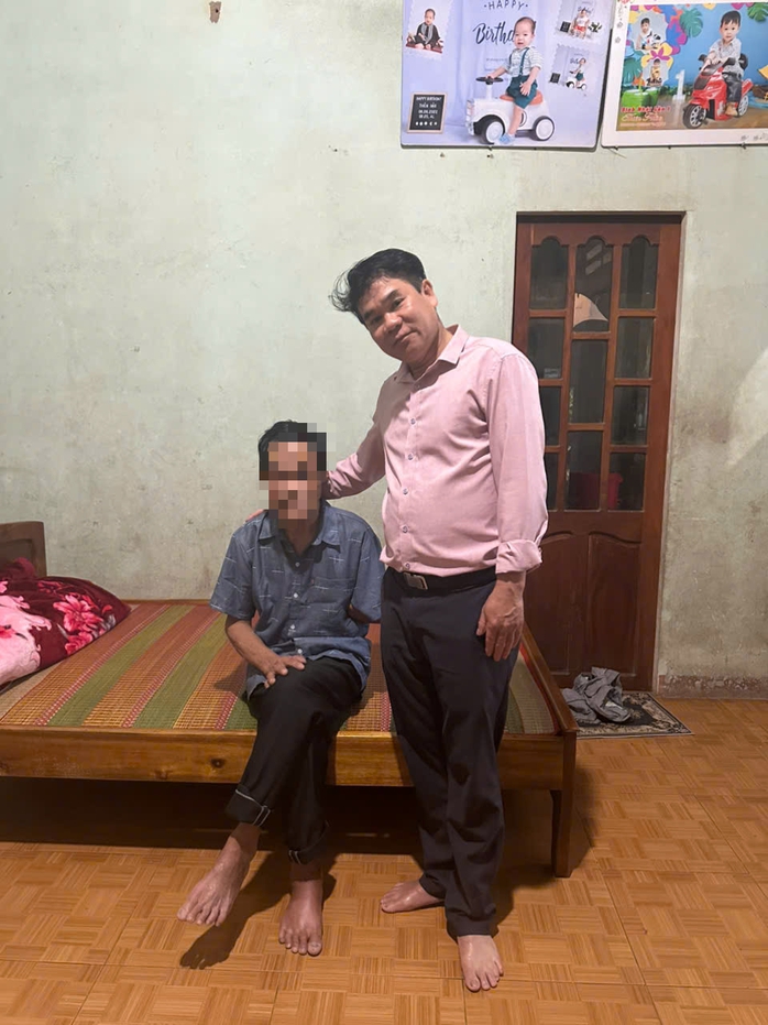 Người đàn ông ở Quảng Nam bất ngờ ngã khuỵu tại bệnh viện- Ảnh 2. Người đàn ông ở Quảng Nam bất ngờ ngã khuỵu tại bệnh viện- Ảnh 2.