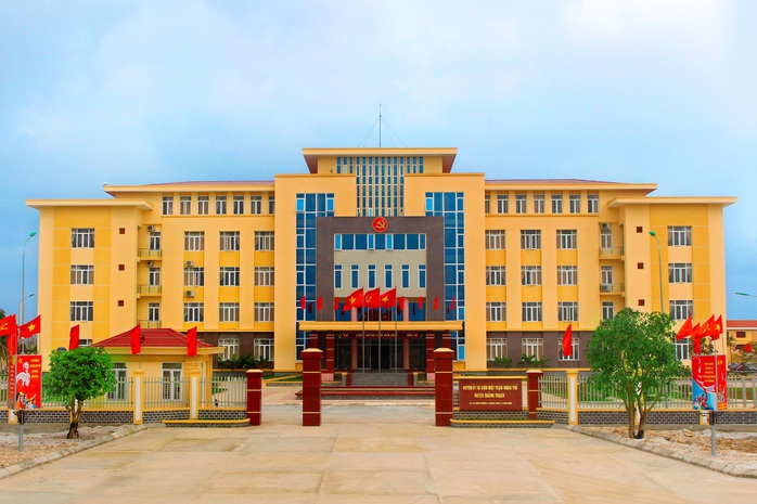 Quảng Bình: 6 cán bộ chủ chốt huyện Quảng Trạch đăng ký nghỉ hưu trước tuổi- Ảnh 1. Quảng Bình: 6 cán bộ chủ chốt huyện Quảng Trạch đăng ký nghỉ hưu trước tuổi- Ảnh 1.