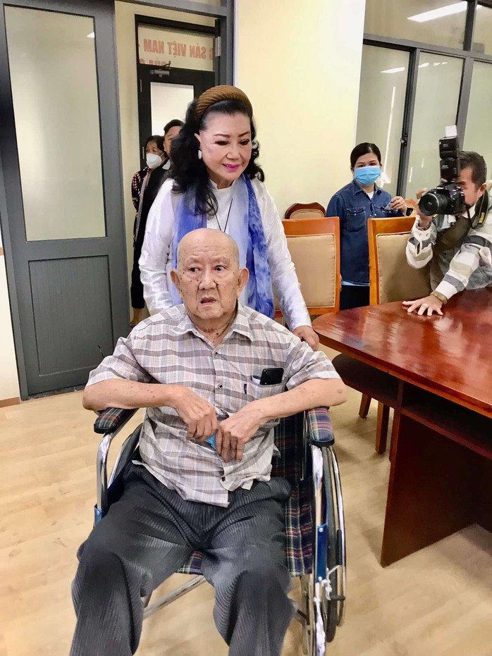 NSND Kim Cương tổ chức đợt 2 khám tổng quát cho nghệ sĩ nghèo- Ảnh 1. NSND Kim Cương tổ chức đợt 2 khám tổng quát cho nghệ sĩ nghèo- Ảnh 1.