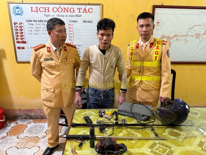 Kẻ trộm chó dùng bình xịt hơi cay tấn công CSGT- Ảnh 1. Kẻ trộm chó dùng bình xịt hơi cay tấn công CSGT- Ảnh 1.