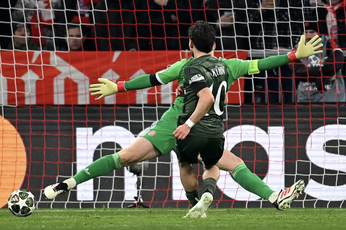 Hậu vệ hóa người hùng, Bayern Munich lách khe cửa hẹp vào vòng 1/8 Champions League- Ảnh 7. Hậu vệ hóa người hùng, Bayern Munich lách khe cửa hẹp vào vòng 1/8 Champions League- Ảnh 7.