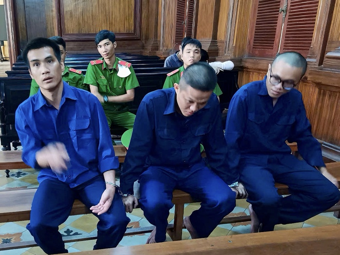 4 nhân viên quán karaoke đánh 2 khách thương tật vì không trả tiền boa- Ảnh 1. 4 nhân viên quán karaoke đánh 2 khách thương tật vì không trả tiền boa- Ảnh 1.