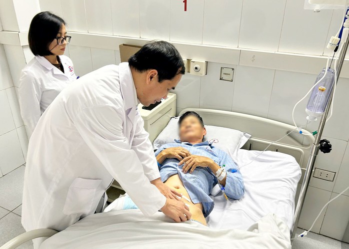 Hai người bị xương cá ''đi lạc'' tới tụy và bàng quang- Ảnh 3. Hai người bị xương cá ''đi lạc'' tới tụy và bàng quang- Ảnh 3.