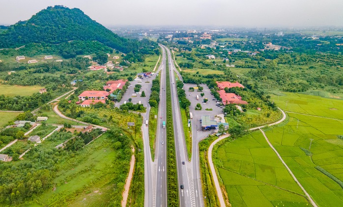 Hơn 7.600 tỉ đồng đầu tư mở rộng cao tốc đoạn Yên Bái - Lào Cai từ 2 lên 4 làn xe chạy- Ảnh 1. Hơn 7.600 tỉ đồng đầu tư mở rộng cao tốc đoạn Yên Bái - Lào Cai từ 2 lên 4 làn xe chạy- Ảnh 1.