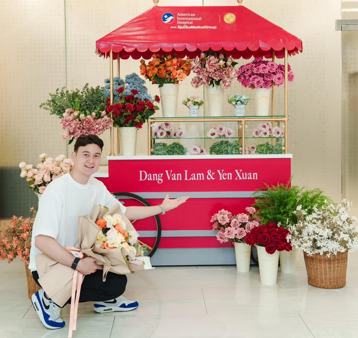 Thủ môn Đặng Văn Lâm hạnh phúc đón con đầu lòng- Ảnh 4. Thủ môn Đặng Văn Lâm hạnh phúc đón con đầu lòng- Ảnh 4.