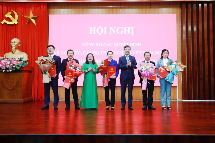 Phú Yên luân chuyển hàng loạt cán bộ, lãnh đạo- Ảnh 2. Phú Yên luân chuyển hàng loạt cán bộ, lãnh đạo- Ảnh 2.