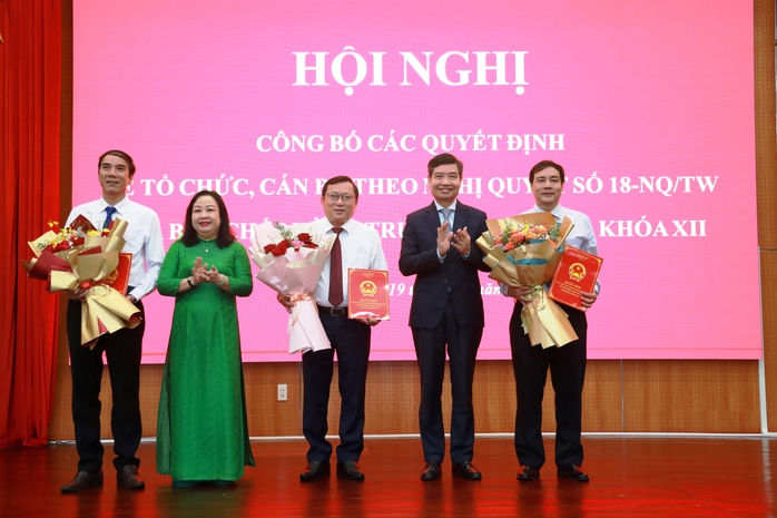 Phú Yên luân chuyển hàng loạt cán bộ, lãnh đạo- Ảnh 4. Phú Yên luân chuyển hàng loạt cán bộ, lãnh đạo- Ảnh 4.