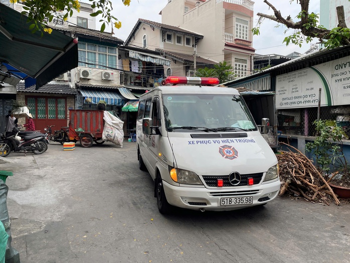 Người đàn ông tử vong ở tư thế ngồi tại Gò Vấp- Ảnh 1. Người đàn ông tử vong ở tư thế ngồi tại Gò Vấp- Ảnh 1.