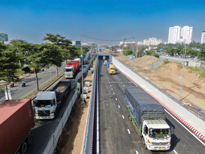 TP HCM vững tin hướng đến kỷ nguyên mới- Ảnh 1. TP HCM vững tin hướng đến kỷ nguyên mới- Ảnh 1.