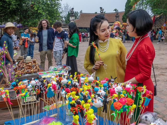 Cuộc thi viết "TẾT THỜI SỐ": Đón Tết cổ truyền thời công nghệ số- Ảnh 8. Cuộc thi viết "TẾT THỜI SỐ": Đón Tết cổ truyền thời công nghệ số- Ảnh 8.